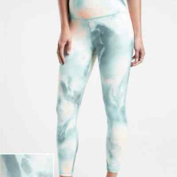 Athleta Pants - Athleta Elation 7/8 tights. NWOT.